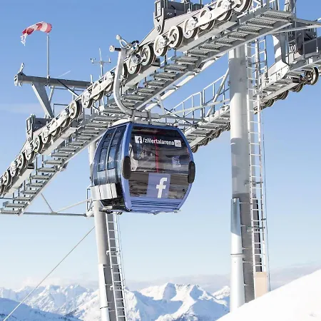 Penthouse In Next To Lift Lägenhet *