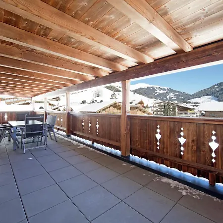 Penthouse In Next To Lift 아파트 겔로스