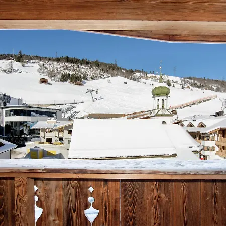 Penthouse In Next To Lift 아파트 *