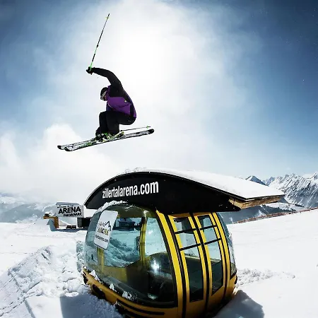 Penthouse In Next To Lift
