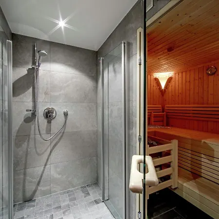 Apartment Penthouse In Next To Lift *